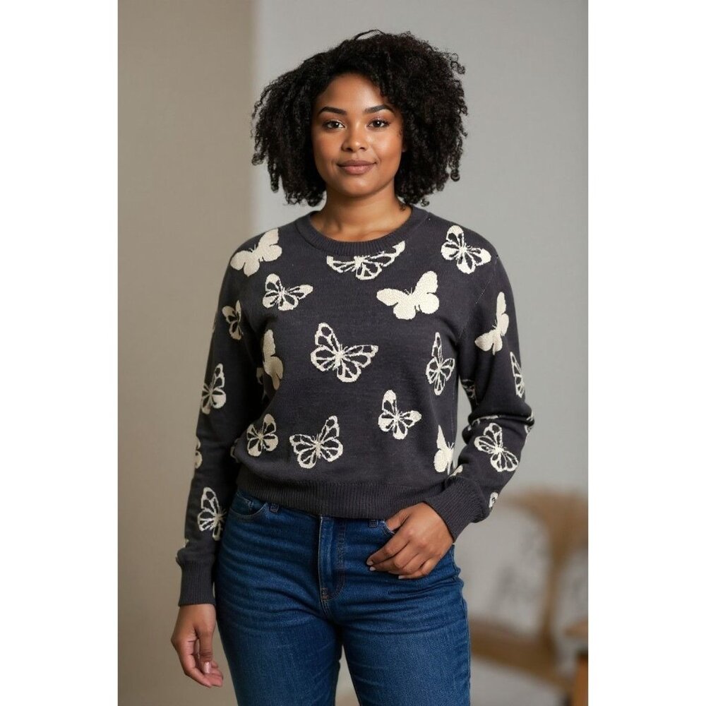 No Boundaries Black/White Crewneck Sweater with Butterfly Design, Size Large (11